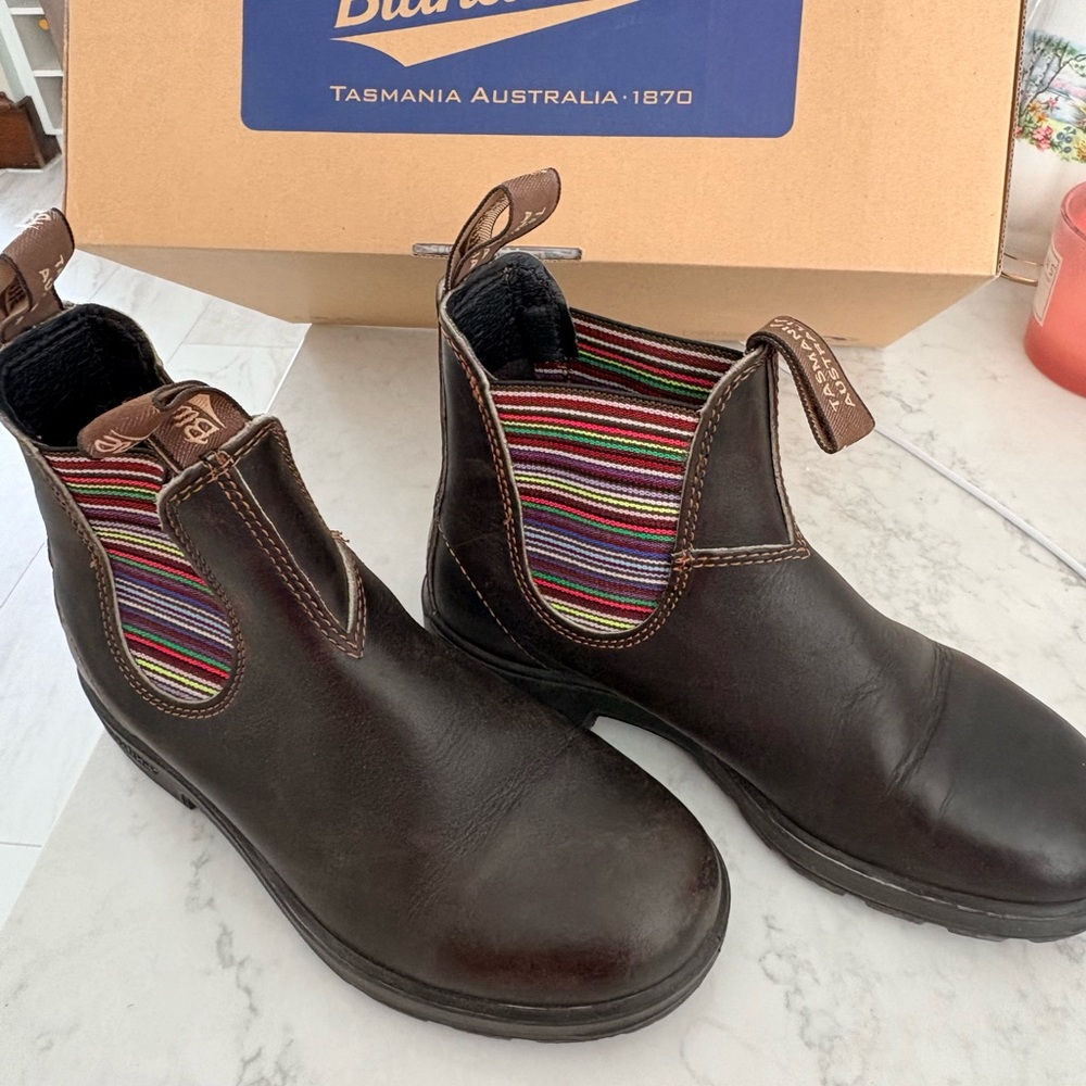 Blundstone Brown Chelsea Boots with Multicolor Striped Elastic